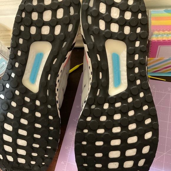 Men’s or Women’s ADIDAS ULTRABOOST 5.0 DNA - Picture 5 of 9